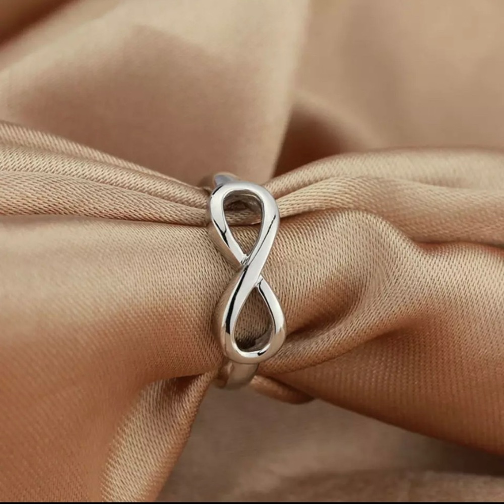 925 Silver Infinity Ring - Picture 4 of 6